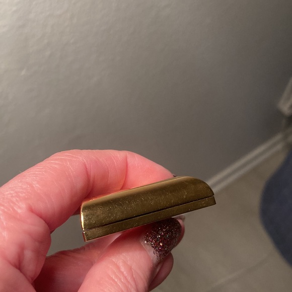 Authentic Louis Vuitton Magnetic V Brooch Brooche Gold - Picture 11 of 15